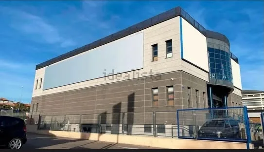 Exterior de la nave de Iron Empire Gym